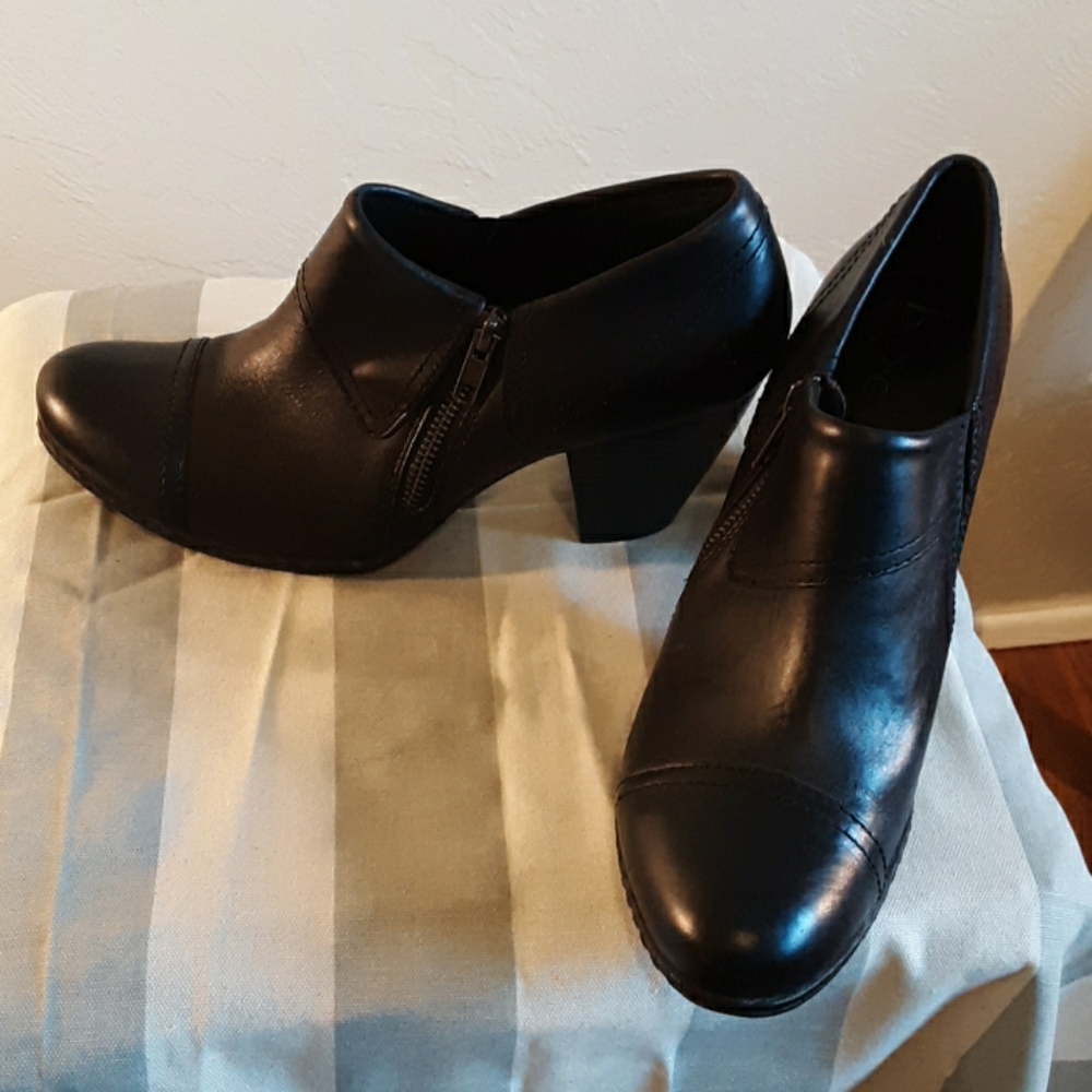 B.O.C. 8/39, leather, side zipper, short boot